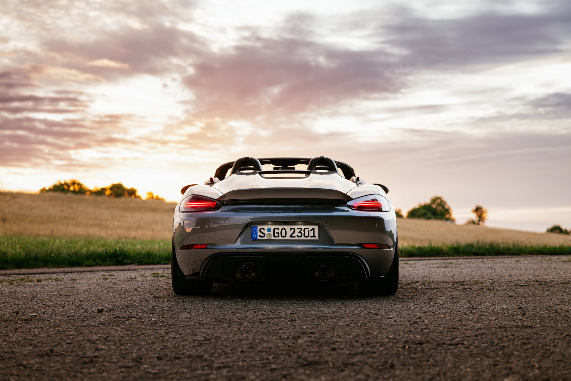Porsche 718 Spyder RS ducktail in profile, showing the subtle upward lip at the trailing edge